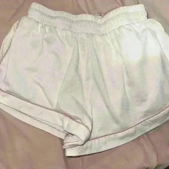 Princess Polly shorts - Picture 2 of 2